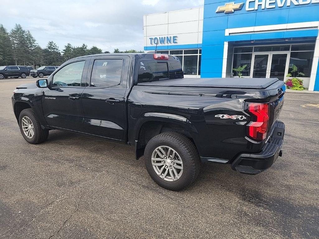 Used 2023 Black Chevrolet LT image 5