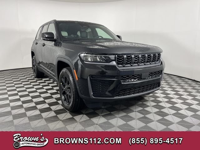 New 2026 Diamond Black Crystal Pearl-Coat Exterior Paint Jeep Altitude image 1