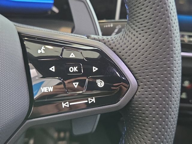 New 2026 Mythos Black Metallic Volkswagen 2.0T image 11