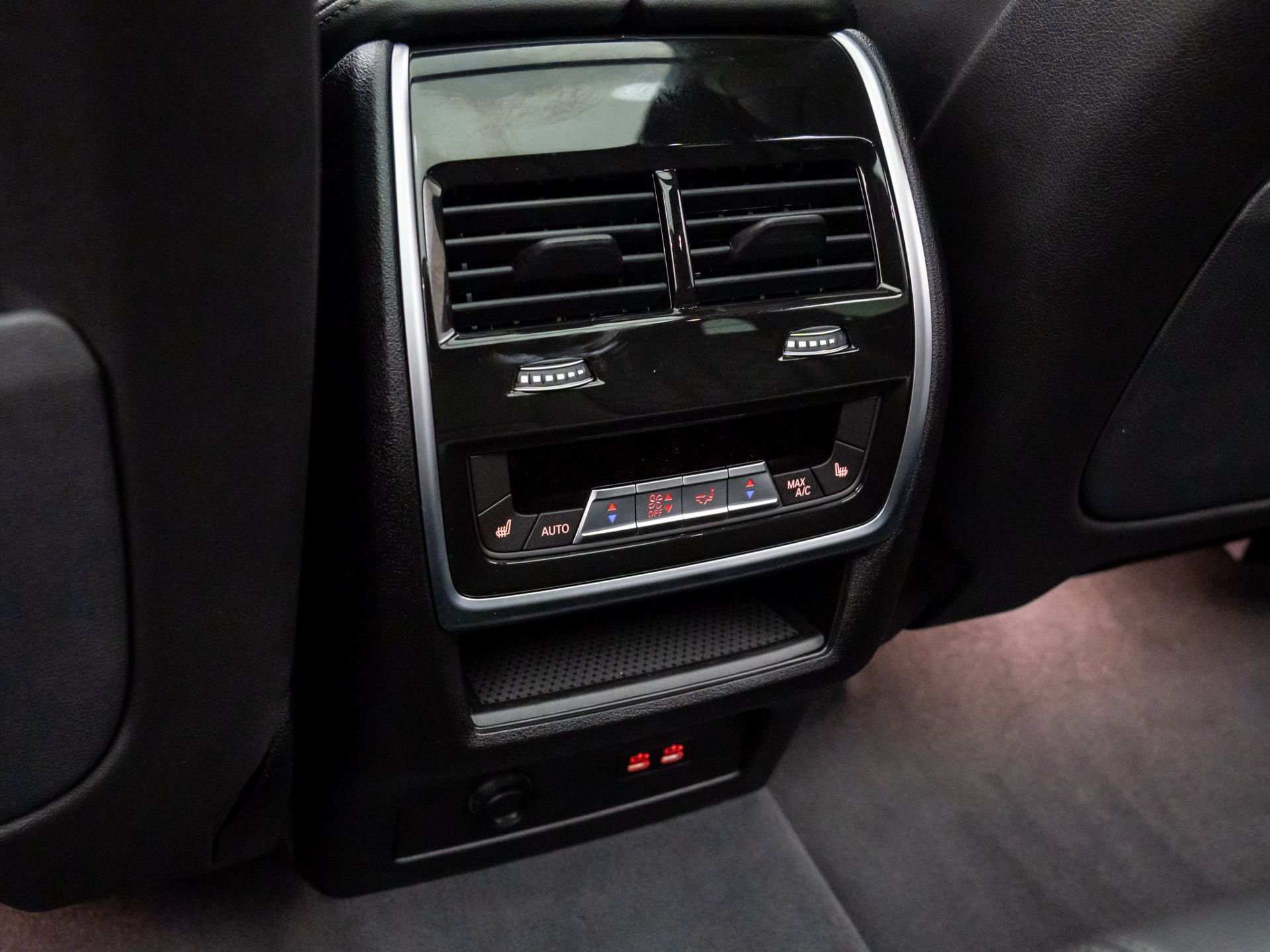 New 2026 Black Sapphire Metallic BMW xDrive40i image 20