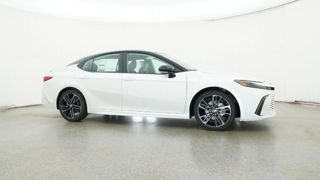 New 2026 Wind Chill Pearl with Midnight Black Metallic roof Toyota XSE image 14