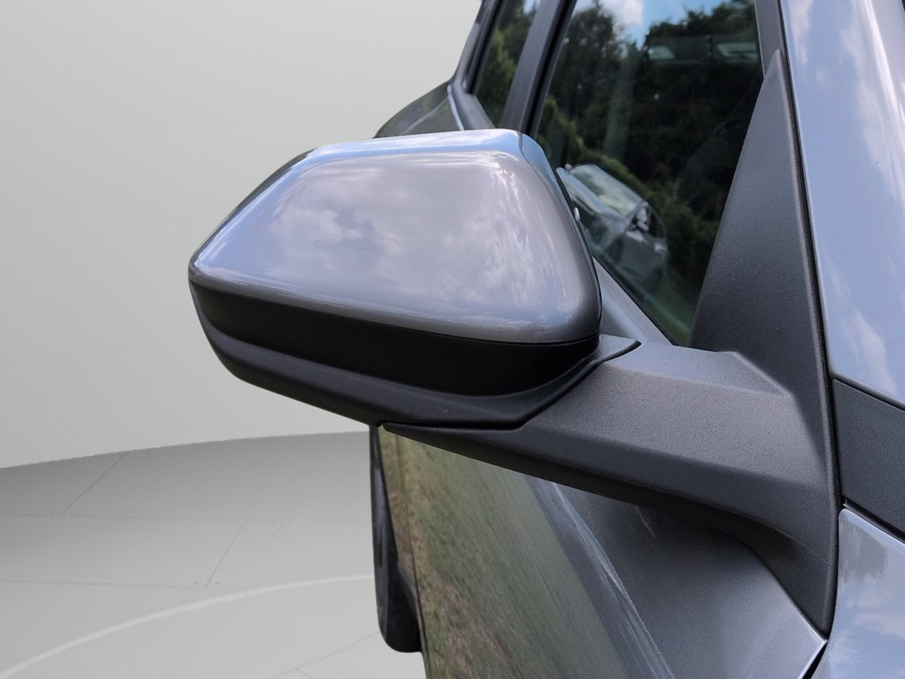 New 2026 Steel Gray Kia LXS image 30