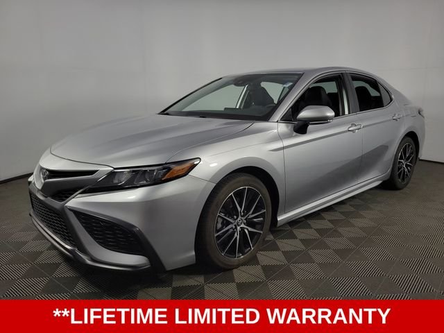 Used 2024 Silver Toyota SE image 3