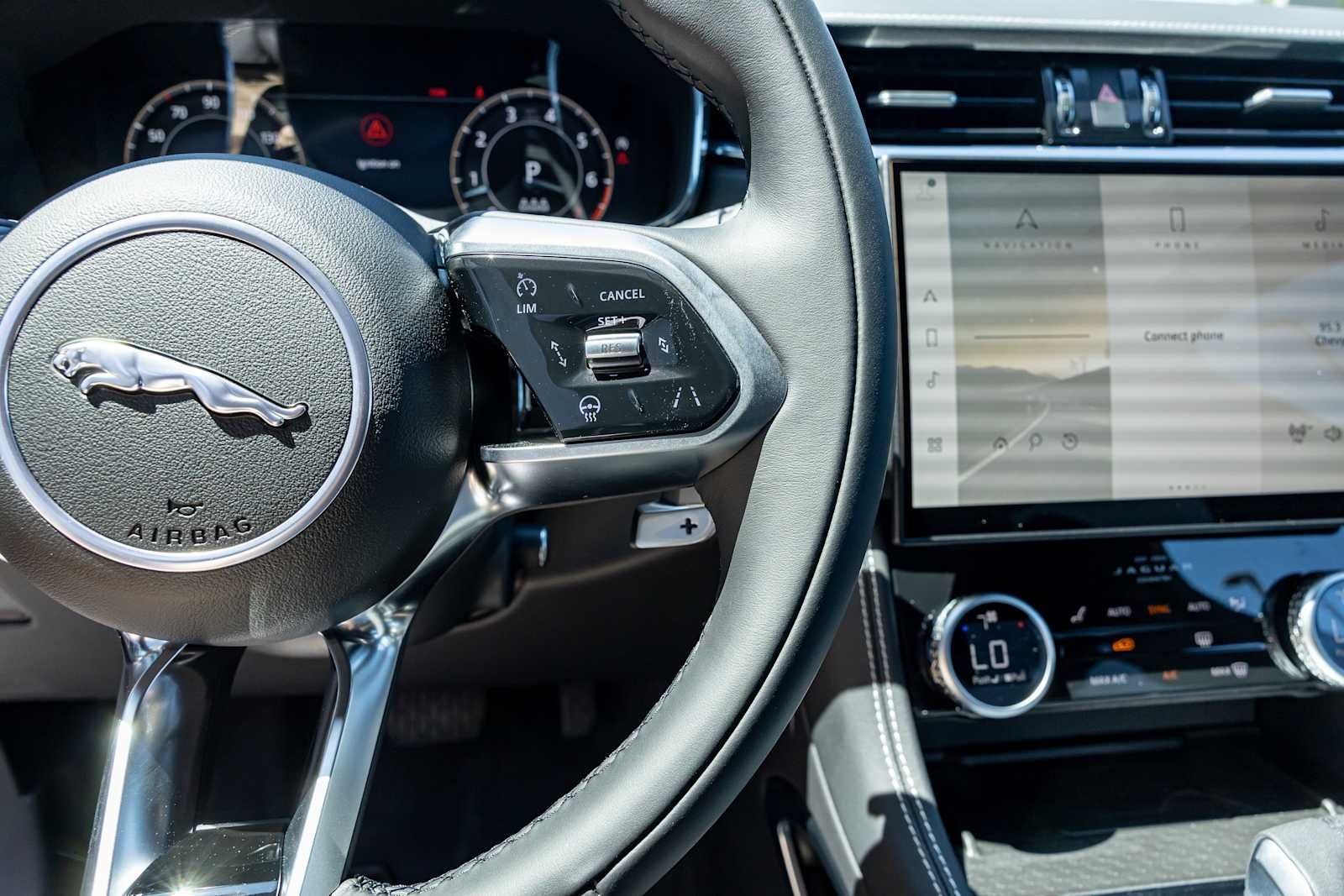 2026 Jaguar F-Pace R-Dynamic S - Photo 16