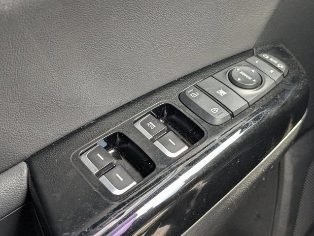 Used 2022 White Kia EX image 42