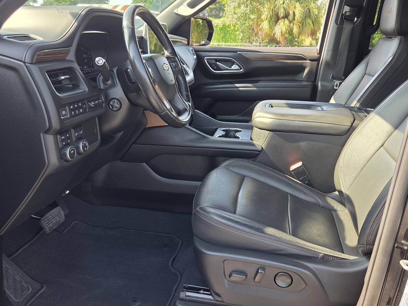 Used 2022 Black Chevrolet High Country image 9