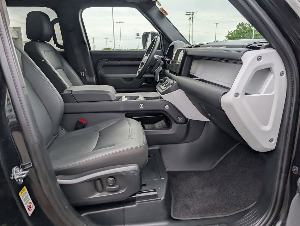 Used 2025 Black Land Rover S image 22