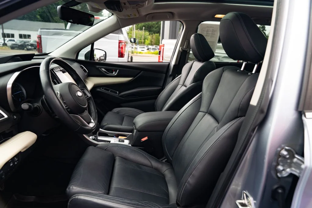 Used 2019 Silver Subaru Limited image 19