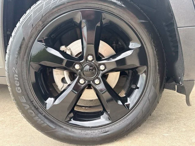 Used 2023 Black Jeep Altitude X image 4