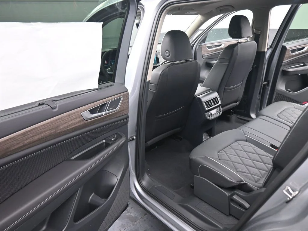 New 2026  Volkswagen 2.0T SEL Premium R-Line image 40