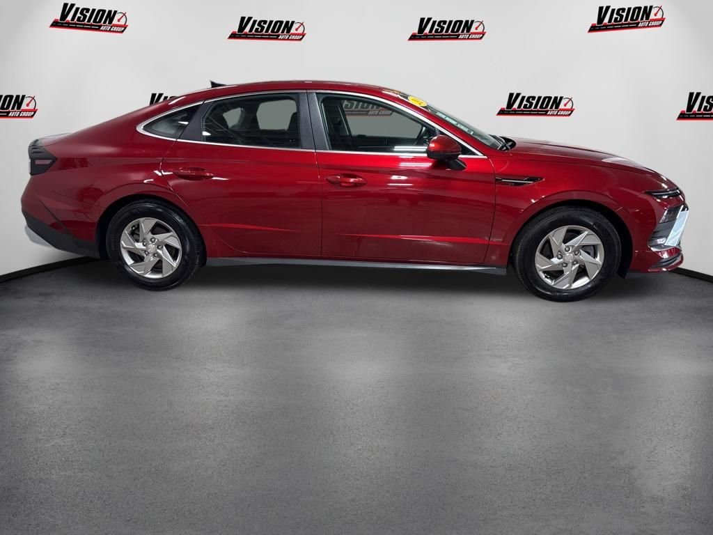 Certified Used 2025 Red Hyundai SE image 4
