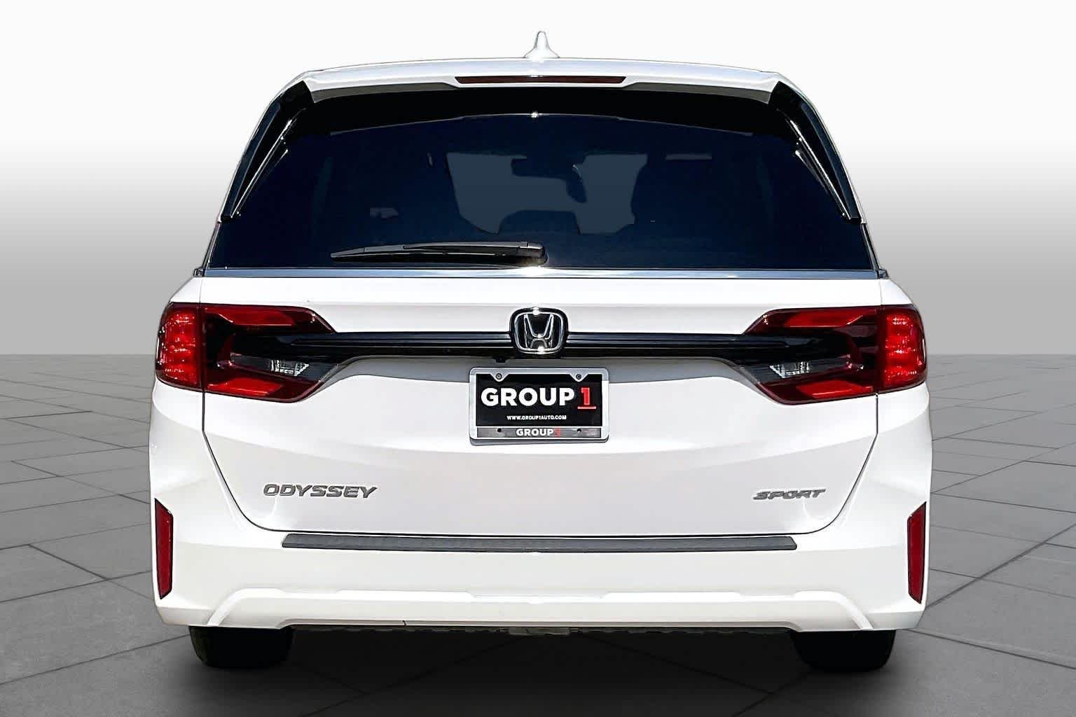 Used 2025 Platinum White Pearl Honda Sport-L image 5