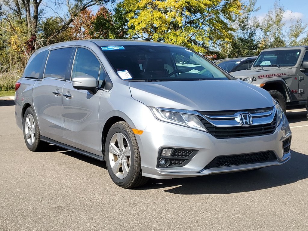 Certified Used 2020 Lunar Silver Metallic Honda EX-L image 4