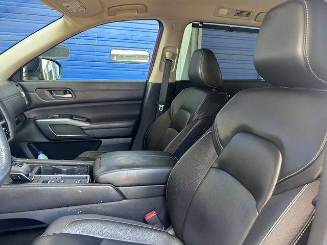 Used 2024 Red Nissan SL image 11