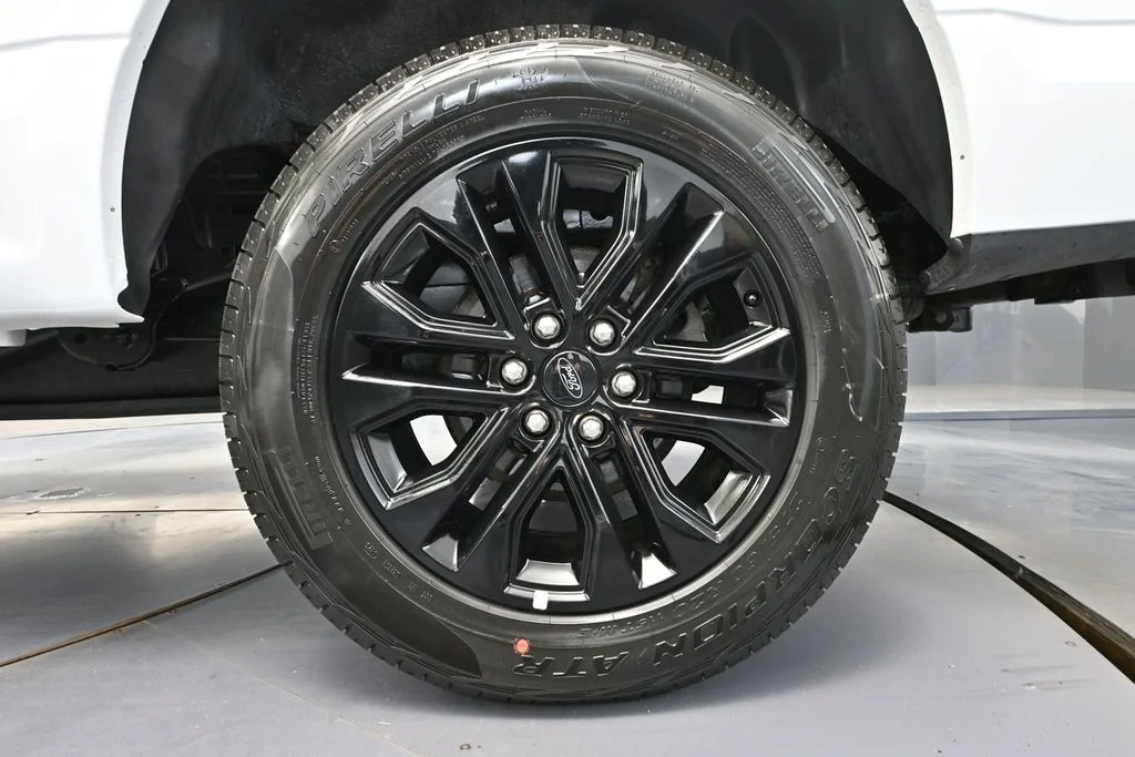 Used 2020 White Ford XLT image 10