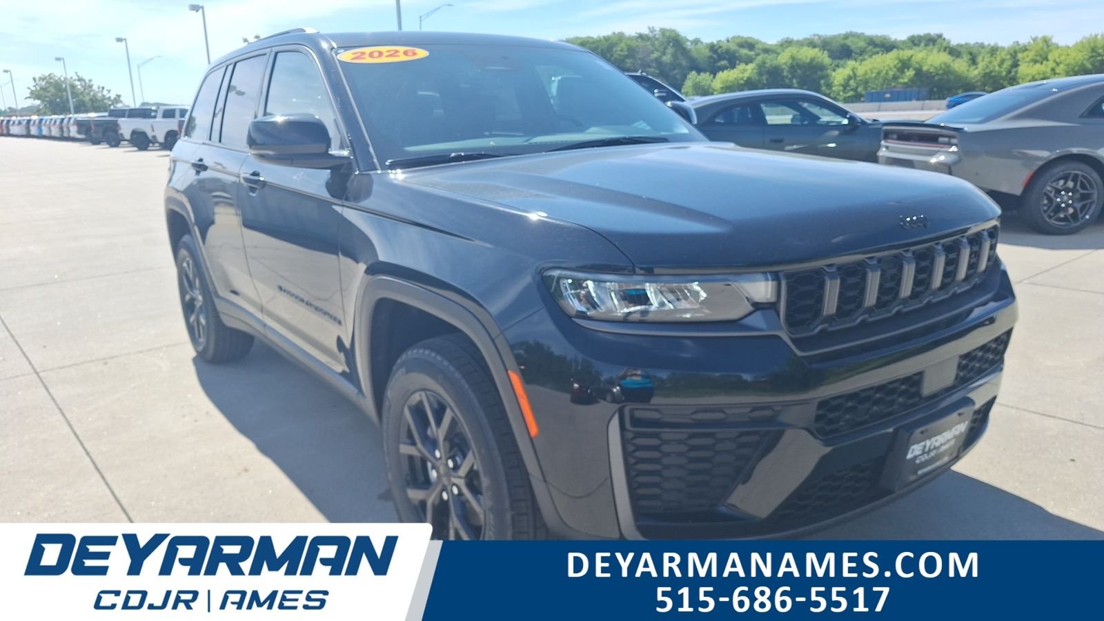 New 2026 Diamond Black Crystal Pearl-Coat Exterior Paint Jeep Altitude image 1