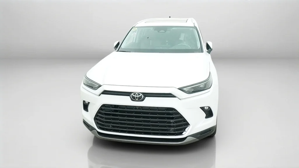 New 2026 Wind Chill Pearl Toyota Platinum image 16