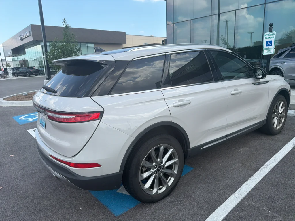 Used 2022 Ceramic Pearl Metallic Tri-Coat Lincoln Standard image 12