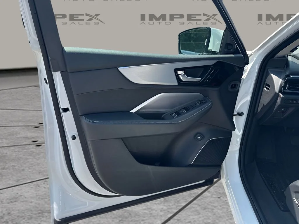 Used 2025 White Acura Technology Package image 19