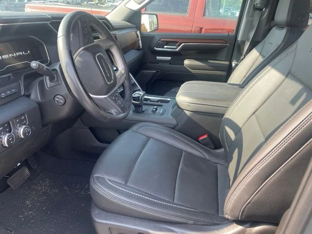 Used 2023 Silver GMC Denali image 5