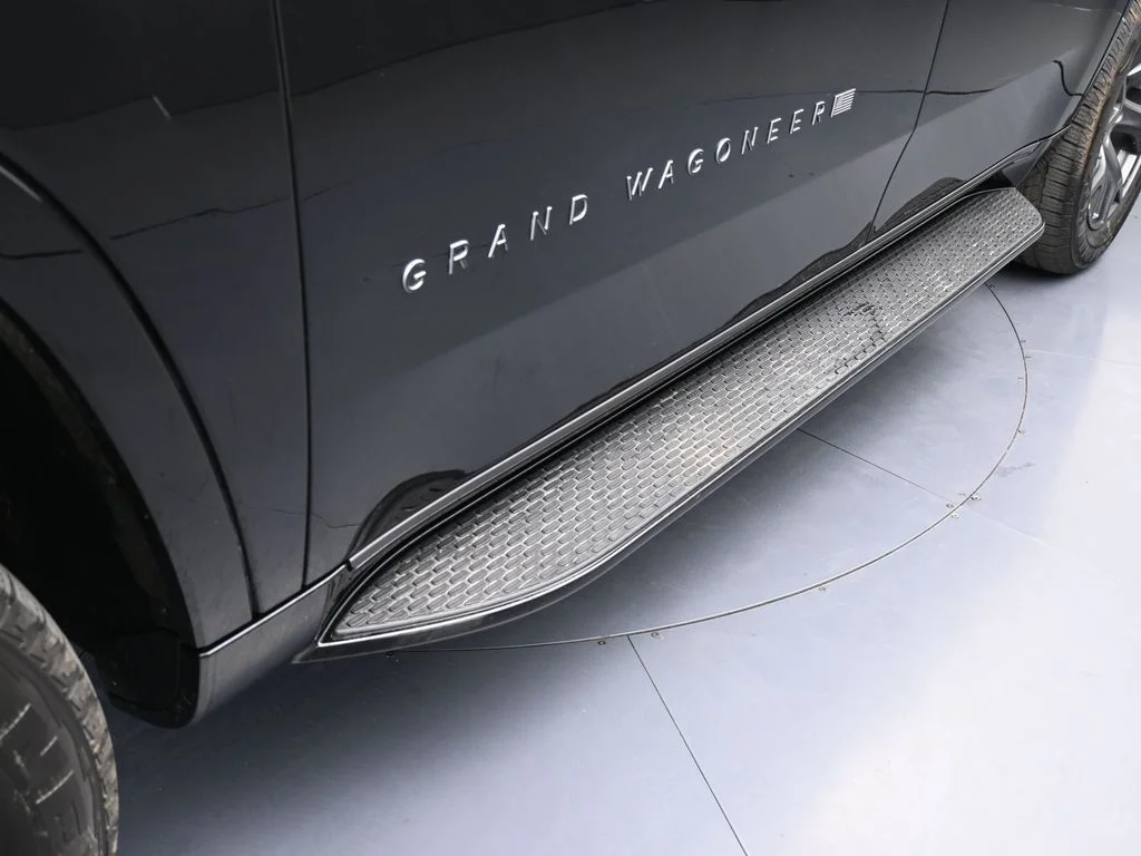 New 2026 High Gloss Black Exterior Paint Jeep Limited Altitude image 29