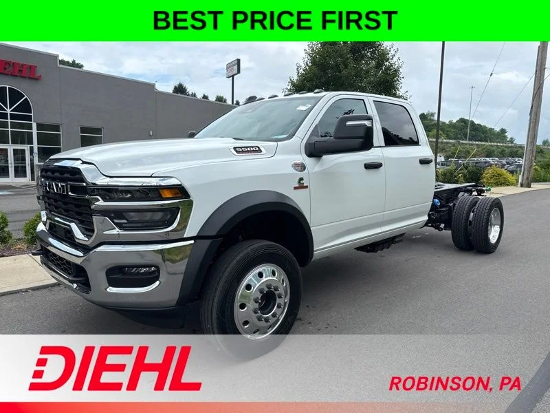 New 2026 Bright White Clear-Coat Exterior Paint RAM Tradesman image 3