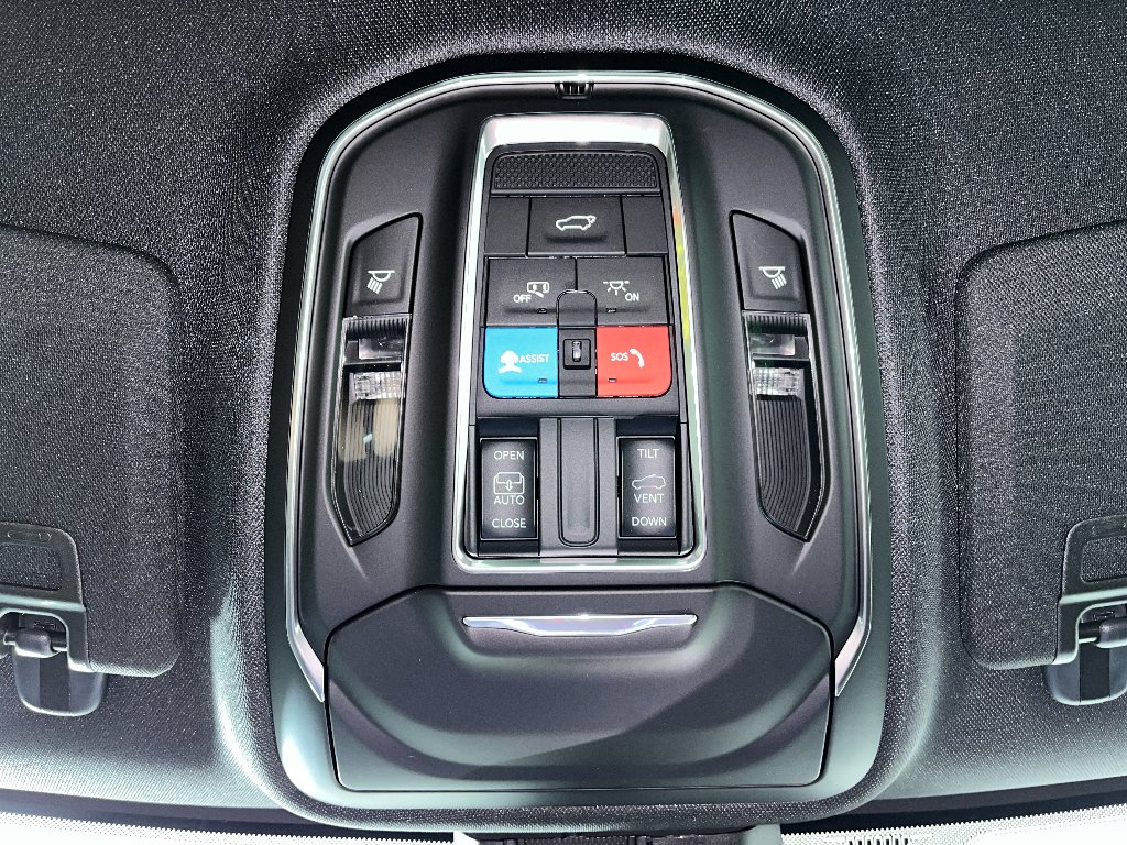 New 2026 Baltic Gray Metallic Clear-Coat Exterior Paint Jeep Laredo Altitude image 31