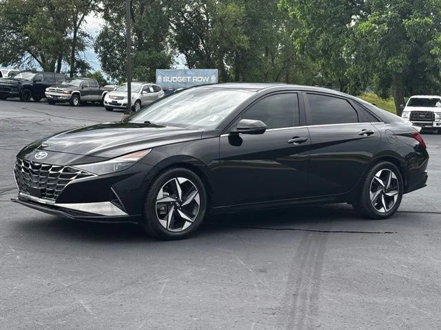 Used 2023 Black Hyundai Limited image 3