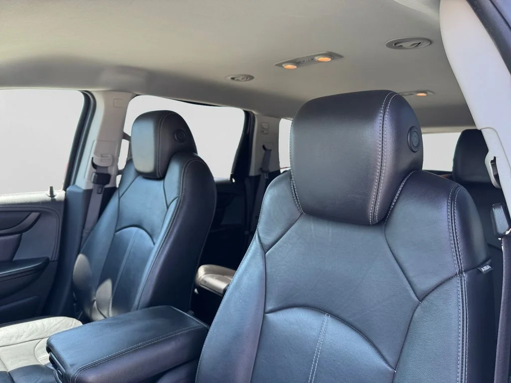 Used 2015 Gold Chevrolet 2LT image 18