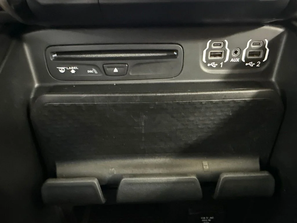 Used 2019 Blue Ram Laramie image 18