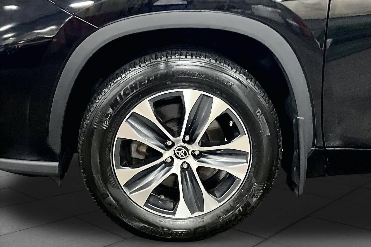 Used 2023 Midnight Black Metallic Toyota XLE image 11