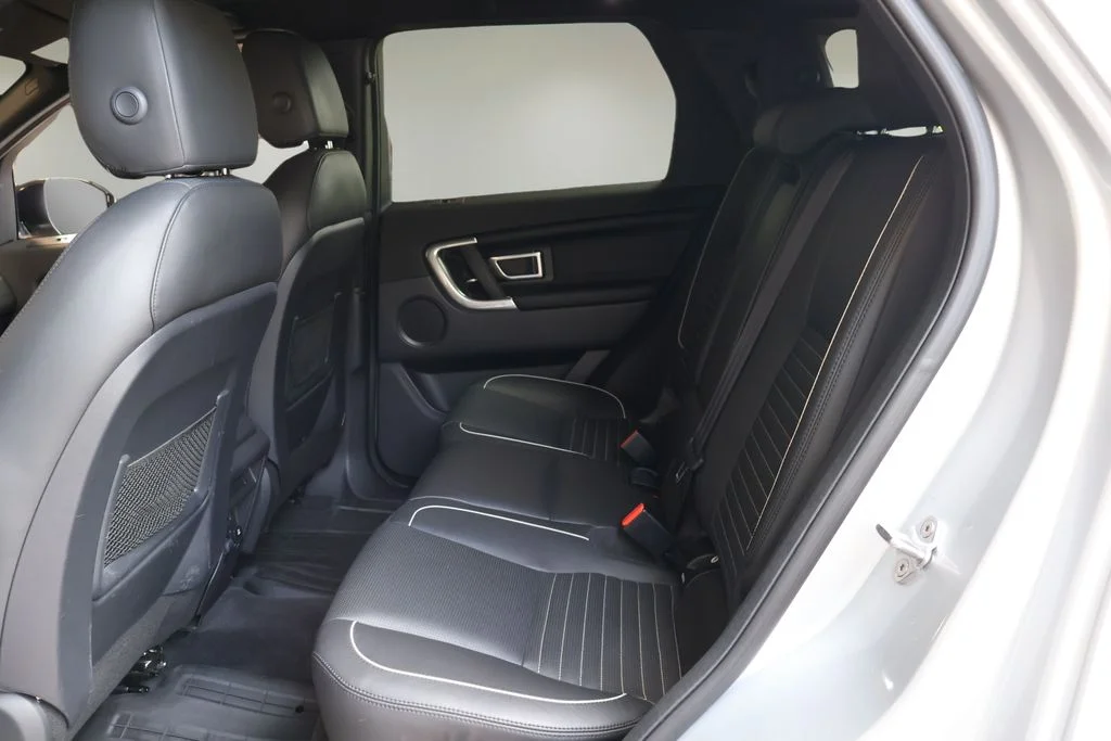 Used 2017 Indus Silver Metallic Land Rover HSE image 11