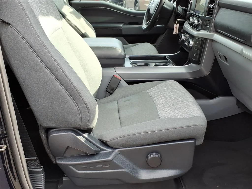 Used 2023 Blue Ford XLT image 9