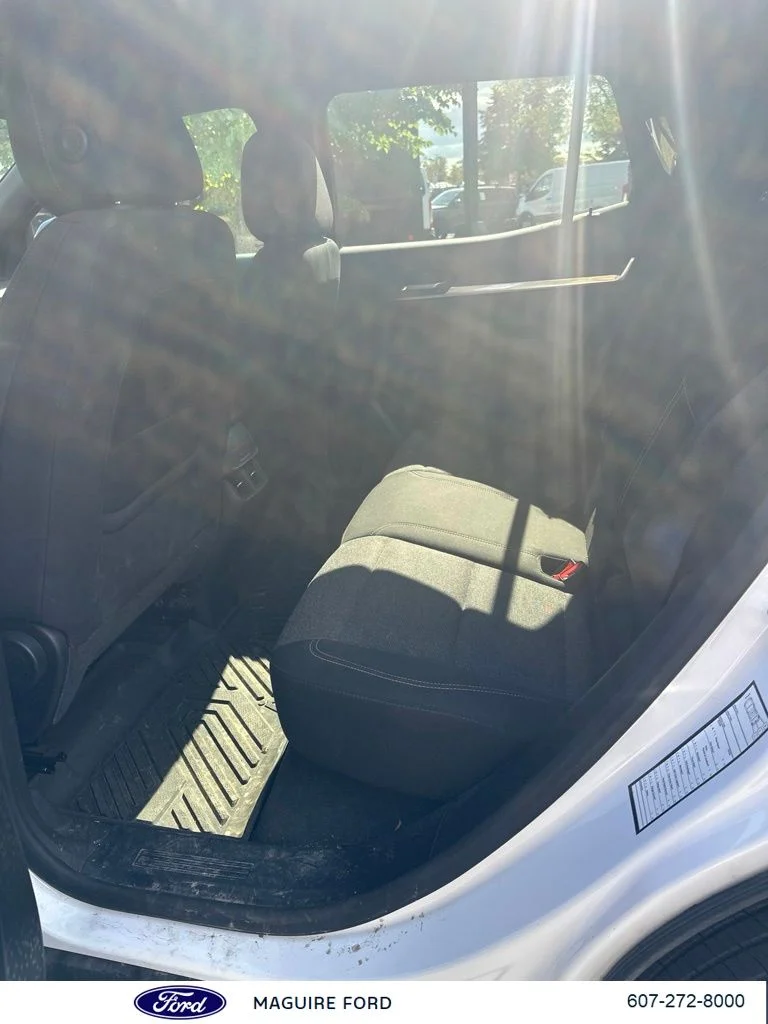 Used 2025 White GMC Elevation image 11