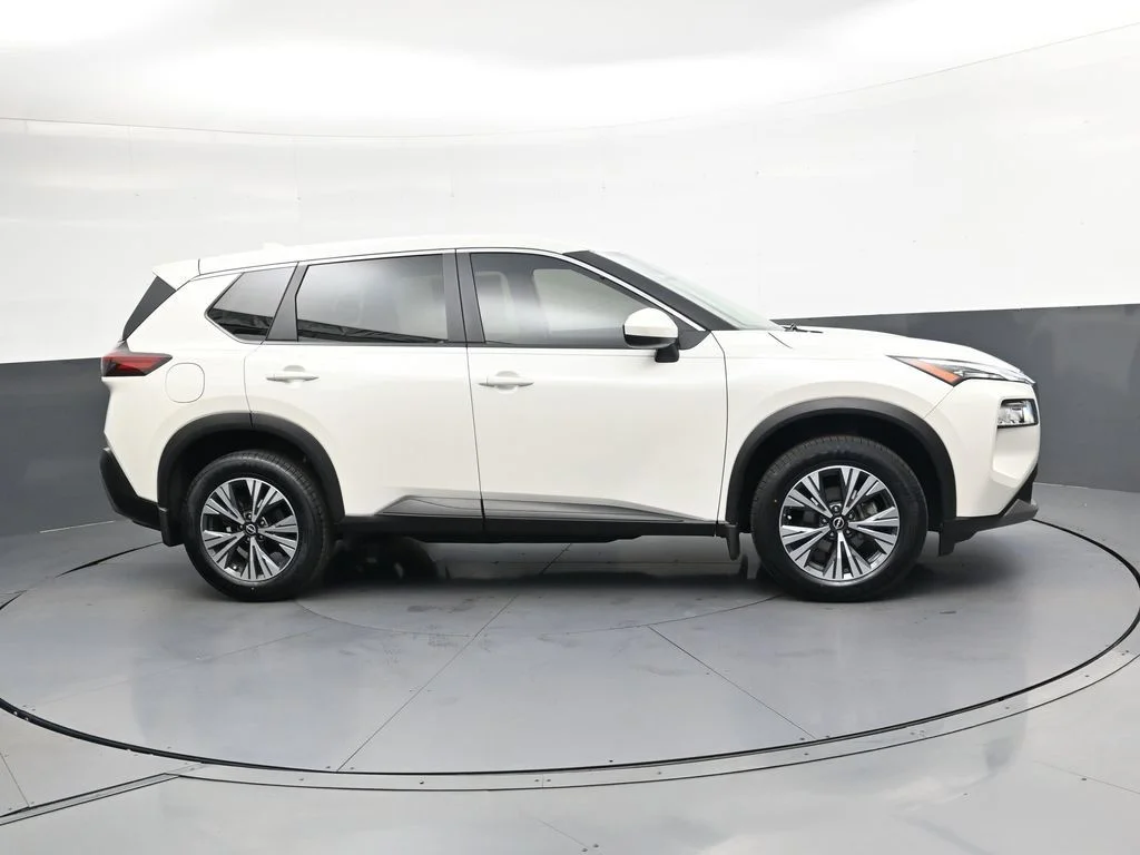 Used 2023 White Nissan SV image 4
