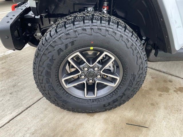New 2026 Bright White Clearcoat Jeep Mojave X image 9