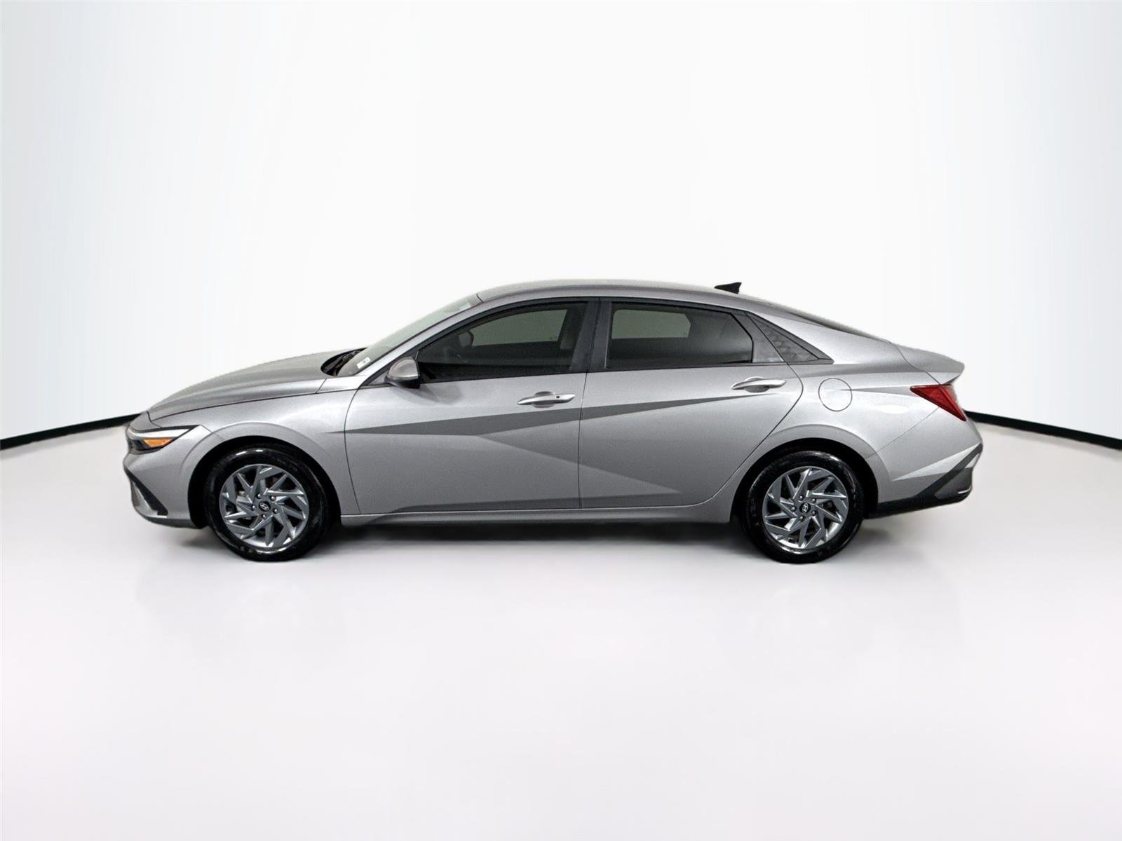 Used 2025 Fluid Metal Hyundai Blue image 11