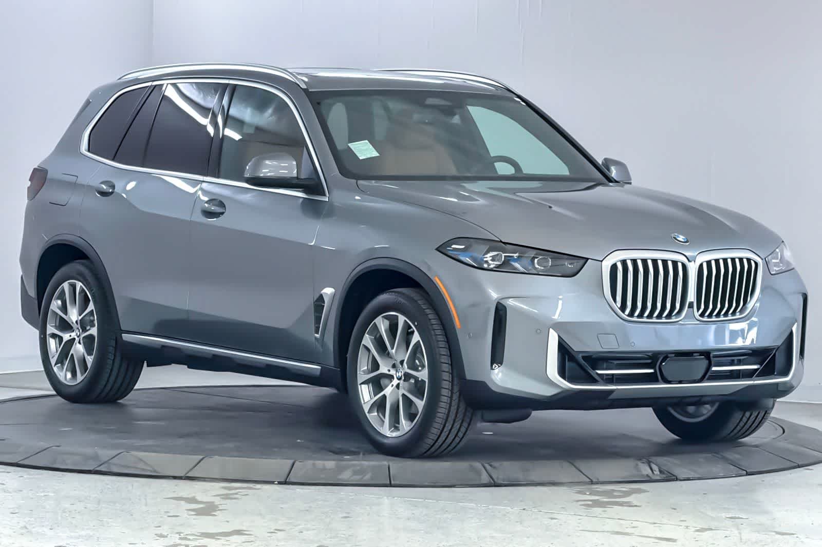 New 2026 Skyscraper Grey Metallic BMW xDrive40i image 9