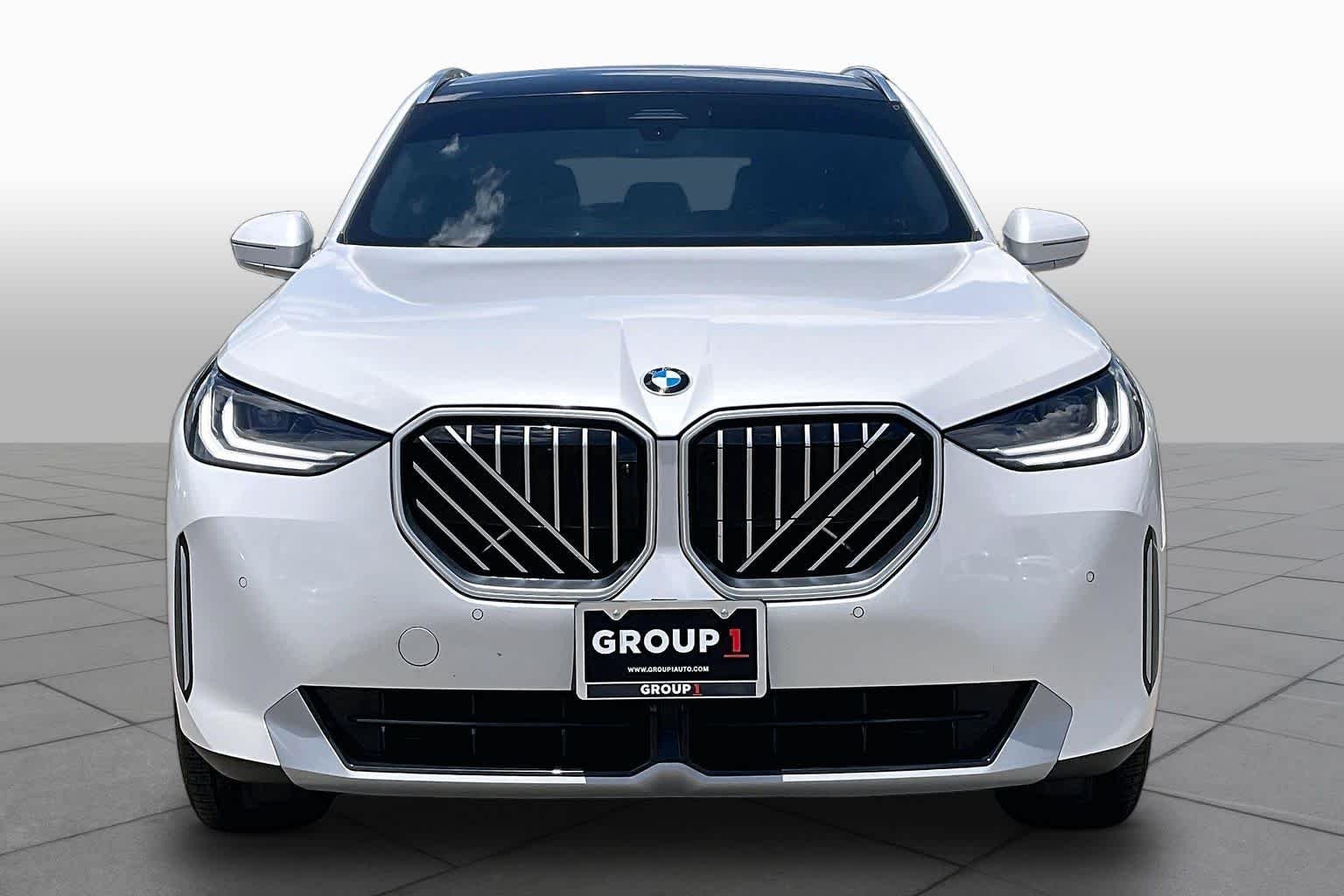 Used 2026 Mineral White Metallic BMW 30 xDrive image 4