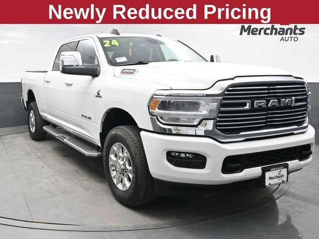 Used 2024 White Ram Laramie image 1