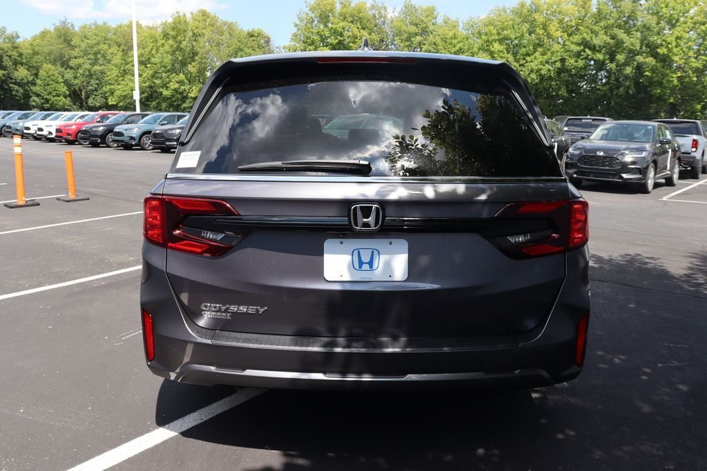 Used 2026 Modern Steel Metallic Honda EX-L image 4