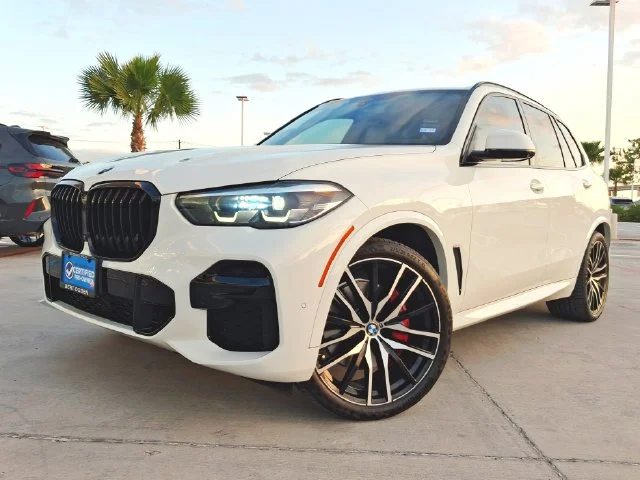 Used 2023 White BMW sDrive40i image 2