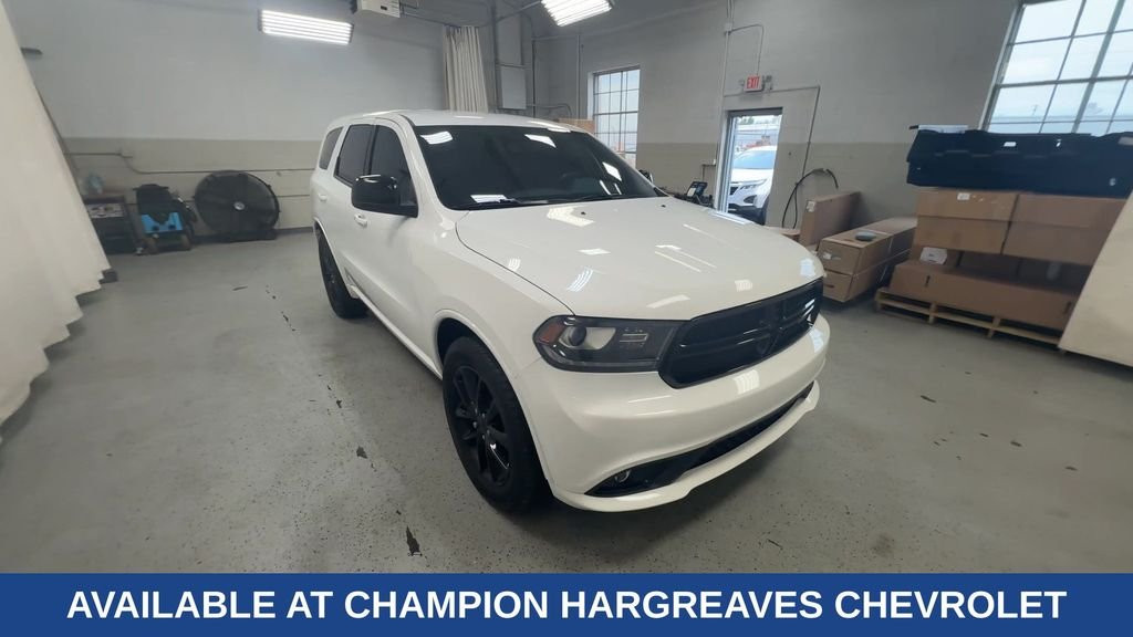Used 2018 White Dodge SXT image 2