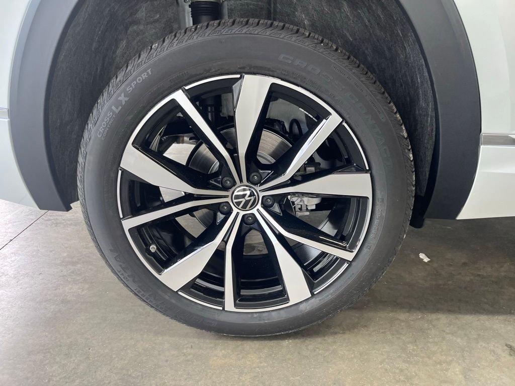 New 2026 White/off-white Volkswagen 2.0T SEL Premium R-Line image 32