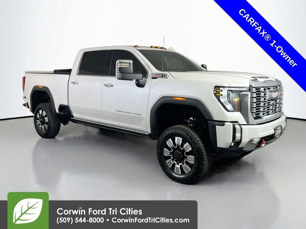 2025 GMC Sierra 4WD Crew Cab Standard Box Denali's photo