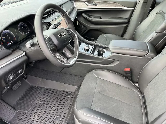 New 2026 Baltic Gray Metallic Clear-Coat Exterior Paint Jeep Altitude image 21