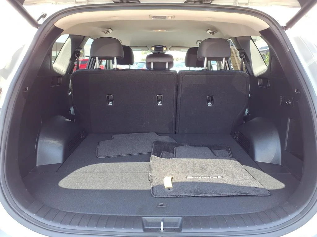 Used 2023 Silver Hyundai SEL image 23