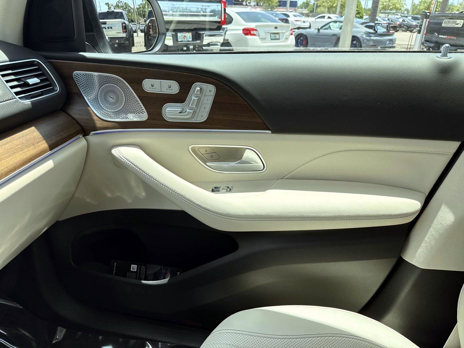 New 2026 Polar White Mercedes-Benz 450 4MATIC® SUV image 26