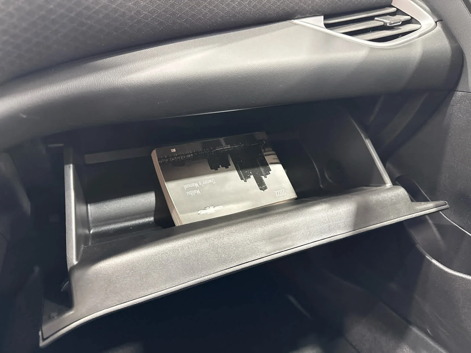 Used 2022 MINERAL GRAY METALLIC Chevrolet LS image 20