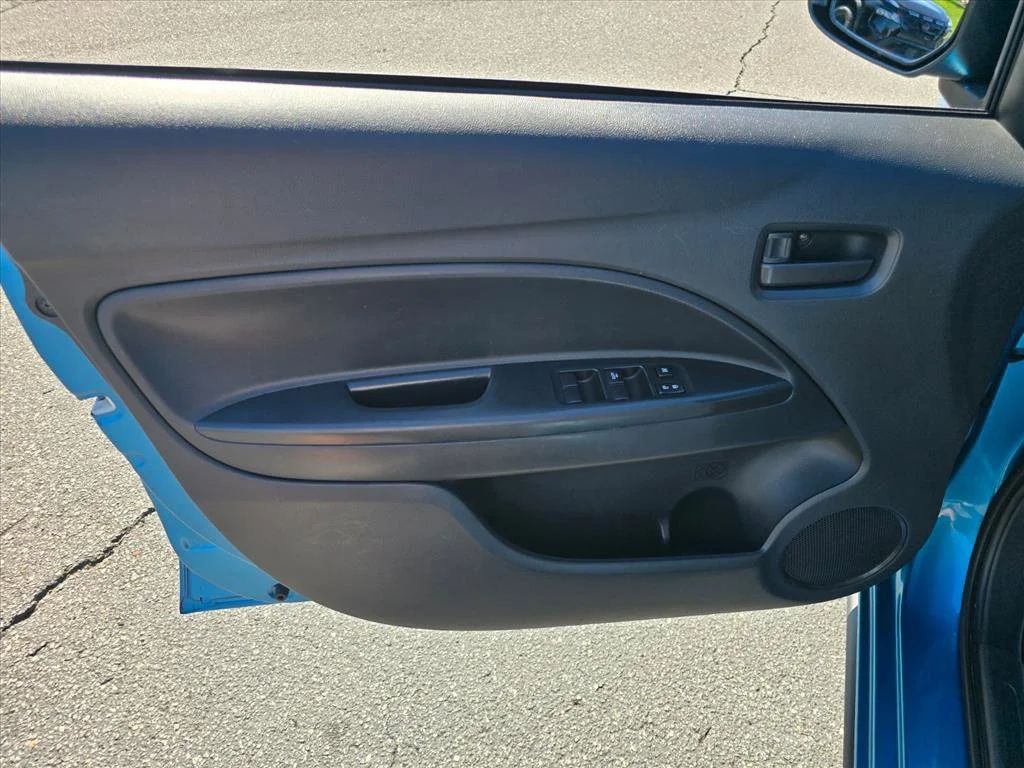 Used 2024 Red Mitsubishi ES image 8